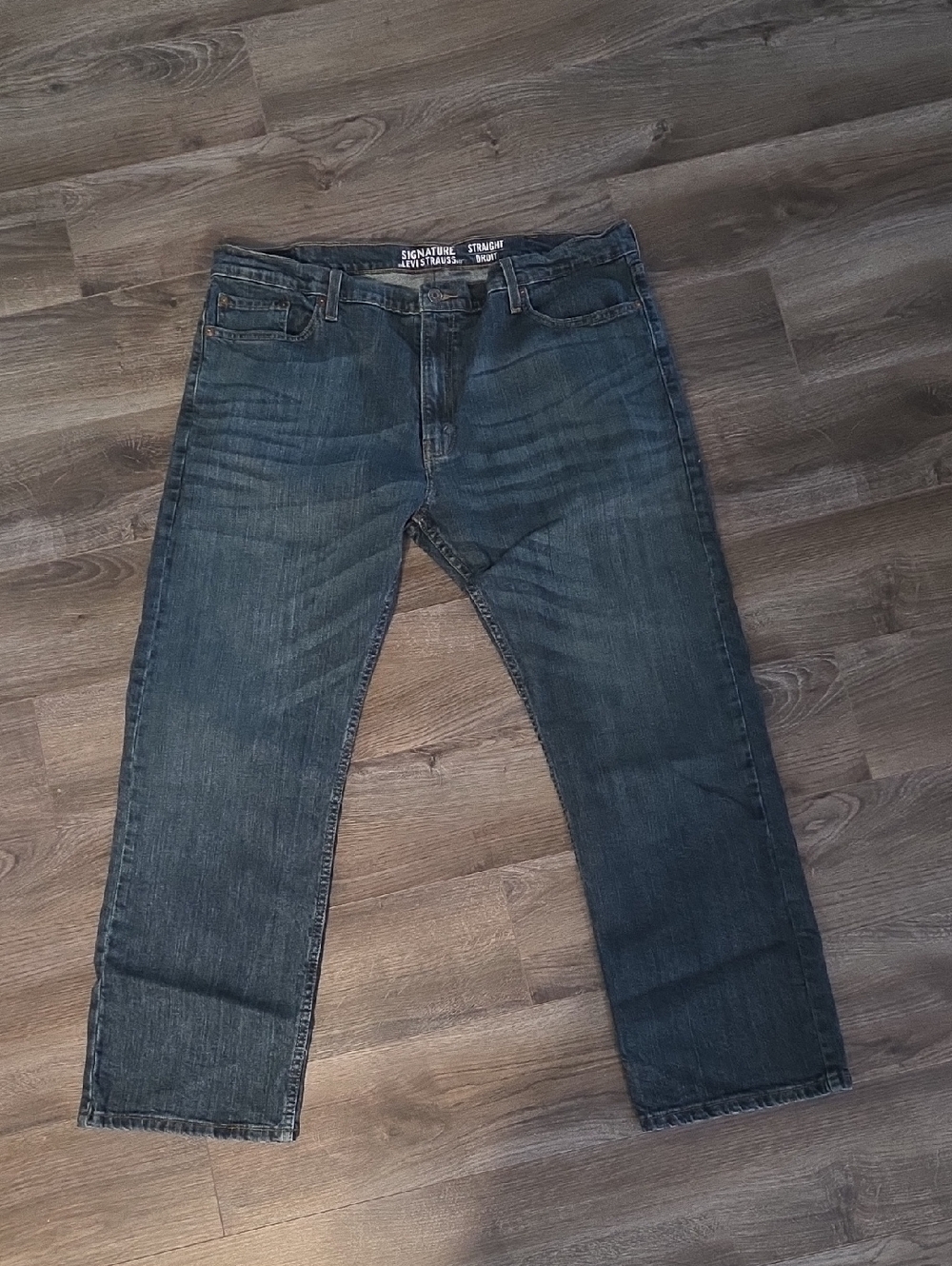 Signature by Levi Strauss Men's Size 42 Straight Jeans in Medium Dark Blue